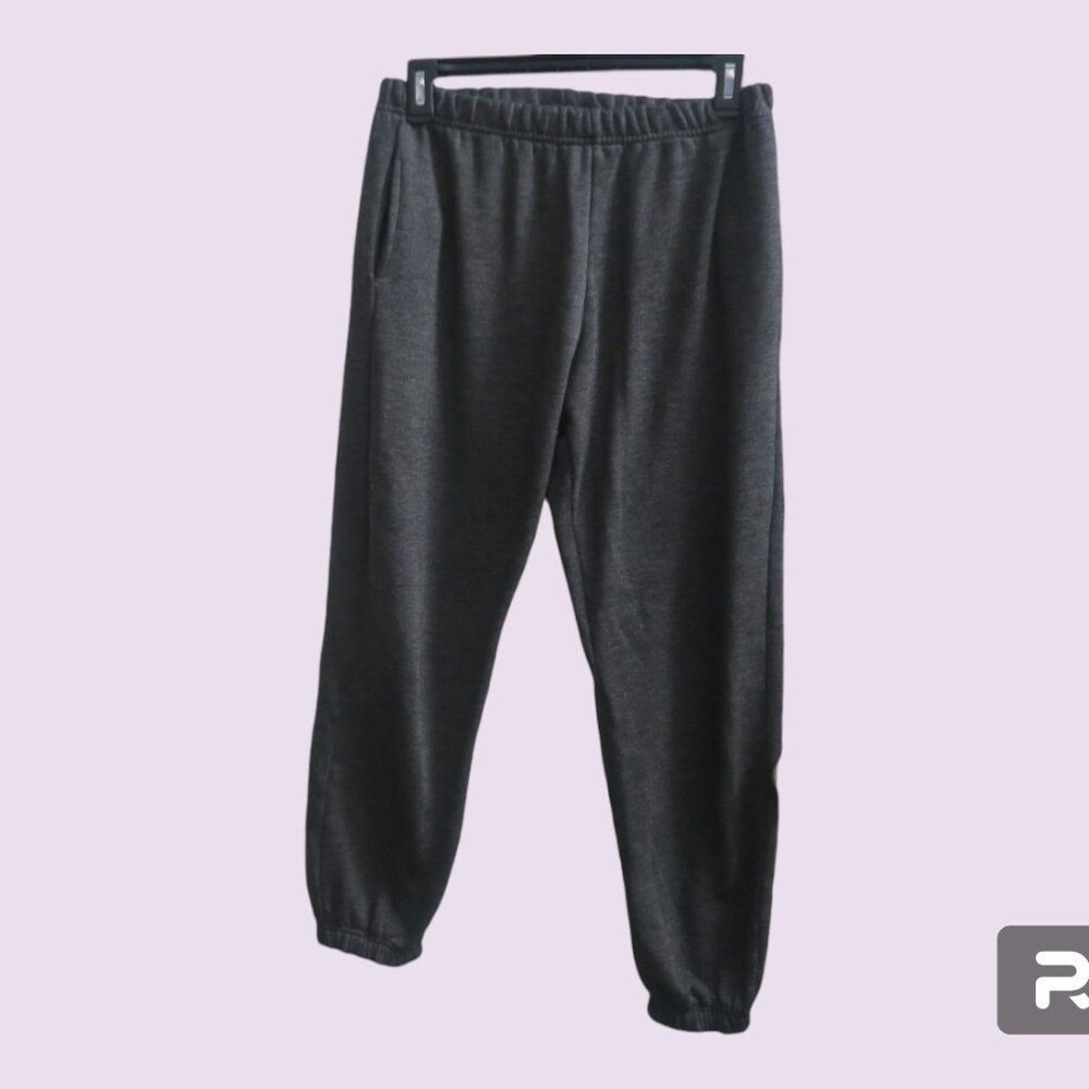 PrettyLittleThing solid plain basic sweats sweatpants in dark gray size 4.